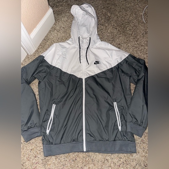 Nike men’s size large windbreaker - Picture 1 of 3